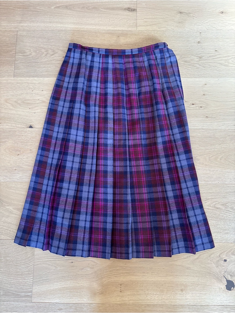 VTG Ireland 100% Wool Purple Plaid Tartan Pleated Women’s Skirt, Lined, Midi, 28